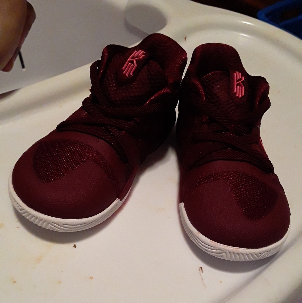 New Burgundy Kyrie 3 Toddler Shoes Size 6C